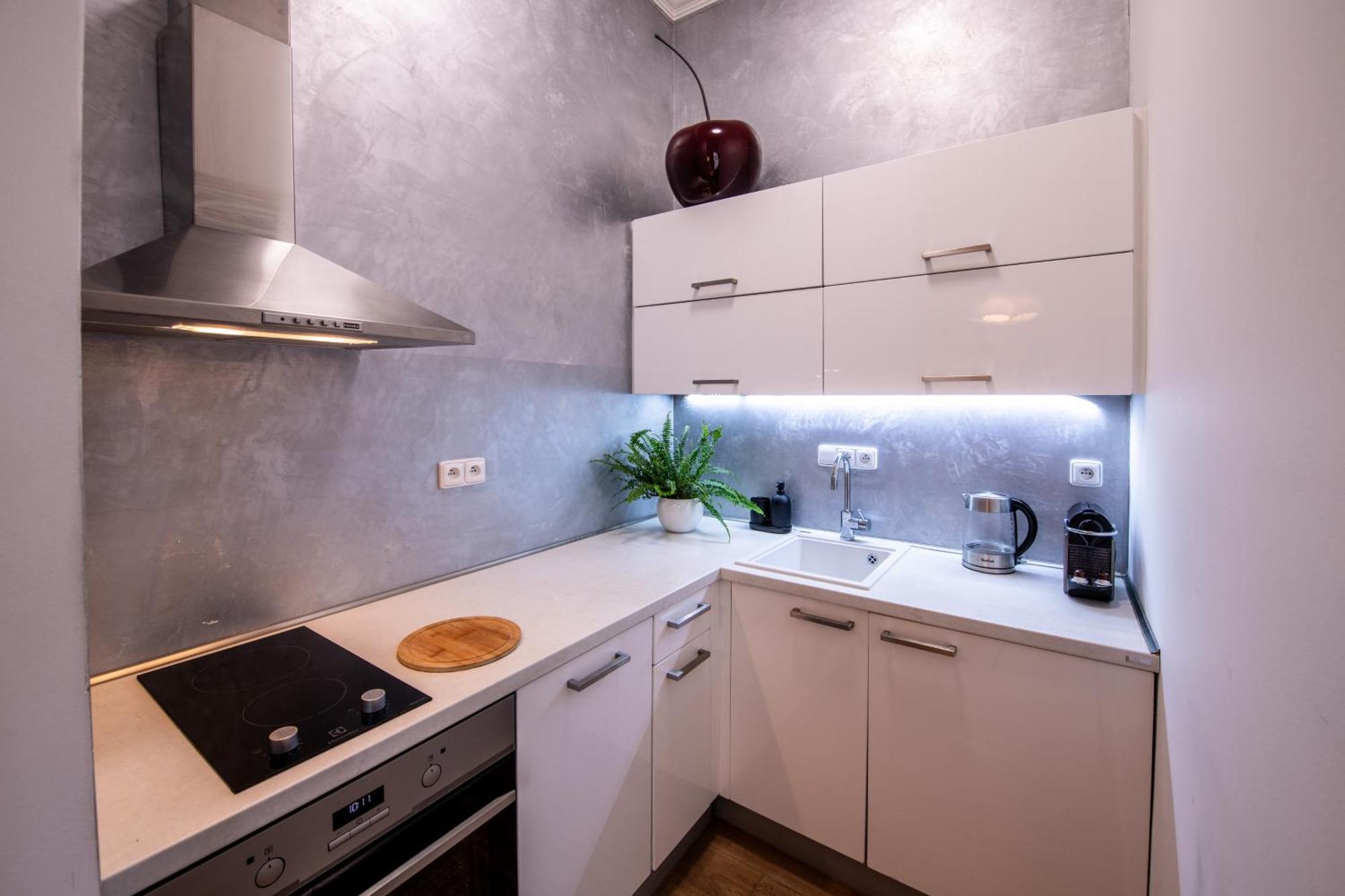 Modern Downtown Apt - Renovated, On Ideal Location Прага Экстерьер фото
