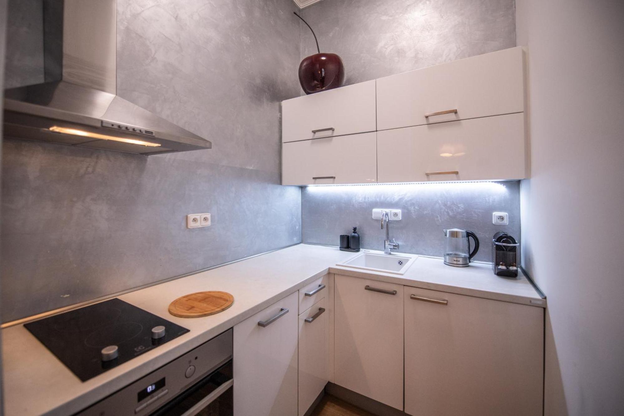 Modern Downtown Apt - Renovated, On Ideal Location Прага Экстерьер фото